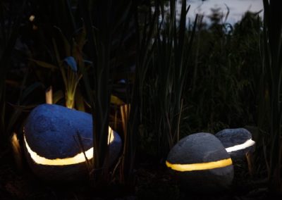 Lampa ogrodowa - Kamień ozdobny